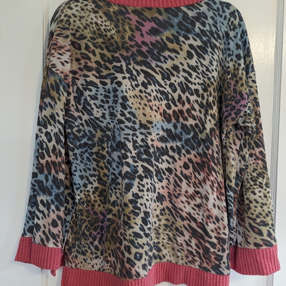 White birch leopard multicolor top, small - Picture 2 of 5